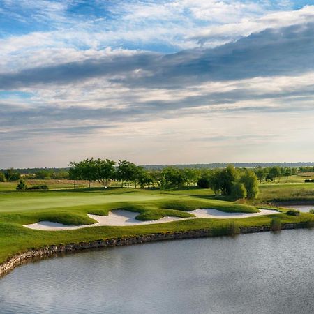 Luxury Lighthouse Golf Villa Baltsjik Buitenkant foto