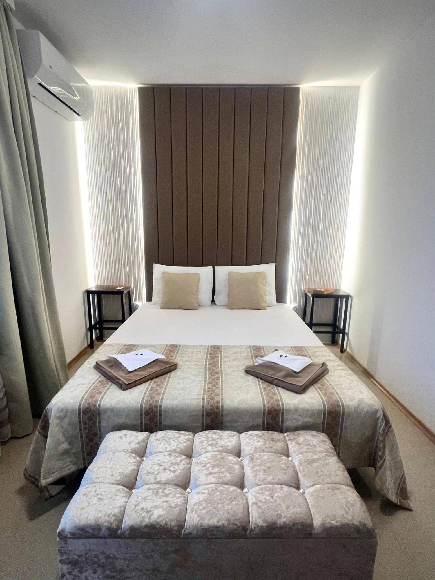 Luxury Lighthouse Golf Villa Baltsjik Buitenkant foto