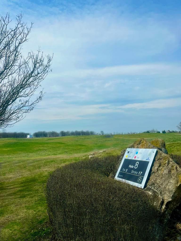 Luxury Lighthouse Golf Villa Baltsjik Buitenkant foto